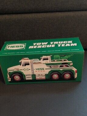Hess Truck Holiday Collectable 2019 Tow Truck Rescue Team